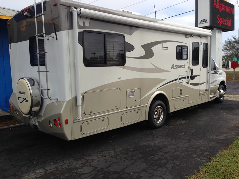 2008 Winnebago Aspect 26A